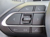 ブルートゥースに接続すれば、スマホに入れている音楽が聞けたり運転中に電話がかかってきてしまった場合もハンドルから電話を取ることができます!