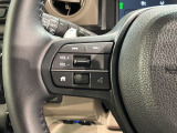 ステアリングにオーディオ操作スイッチが付いています。オーディオ画面に直接タッチしなくても操作が出来ますので、運転に集中できます。
