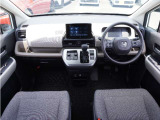 【インパネ周り】運転しやすいインパネ周りです!見やすいレイアウトで快適なドライブをサポートします!