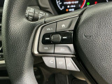 ステアリングにオーディオ操作スイッチが付いています。オーディオ画面に直接タッチしなくても操作が出来ますので、運転に集中できます。