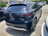 【CX-5】上質感と精悍さを兼ね備え、ワイド感を強調した意匠。オールラウンドな機能美と品格、洗練されたデザイン。