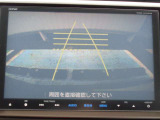車には必ず死角が存在します。駐車場にクルマを止める時、もしぶつかったら・・・、もし子どもがいたら・・・。そんな時、見づらい後方視界をモニターに映し出し、ドライバーを助けてくれるカメラです。