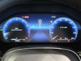 メーター中央には、マルチインフォメーションディスプレイを塔載しています。運転をサポートする情報を表示してくれます☆