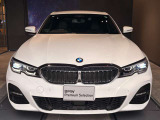 エンジェルアイ、イカリングと呼ばれるBMWのライトの正式名称は「コロナリング」です。一目でBMWとわかる伝統のデザインです。
