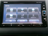 ホンダ純正ギャザズディスプレイオーディオ。フルセグTV搭載、CD/DVD再生、Bluetooth対応でお気に入りの音楽をお楽しみいただけます。