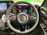 【純正革巻きステアリング】上質な革を使用することで、手にしっかり馴染みとても運転しやすいハンドルです♪