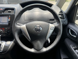 【純正革巻きステアリング】上質な革を使用することで、手にしっかり馴染みとても運転しやすいハンドルです♪