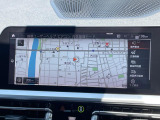 ●純正ナビ:一体感のあるナビは、高級感ある車内を演出してくれます。オーディオ機能も充実しておりますので、運転もより楽しめます♪