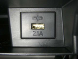 【充電用USB端子】デバイスの充電に便利です。※実際の接続端子は写真で確認or店舗までご気軽にお問合せください♪