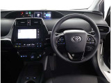 高いホールド性で運転姿勢が安定します。長距離ドライブでも疲れにくいのが魅力です。快適なドライビングライフをお送りください♪