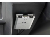 【ETC】 ETCを装備していれば、暑い日や寒い日、雨の日も窓を開ける必要がないので快適ドライブが楽しめます。