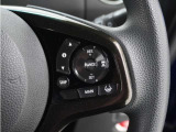 ◆アダプティブクルーズコントロール◆予め設定した車速内でクルマが自動的に加減速。前走車との適切な車間距離を維持しながら追従走行します。【LKAS】車線維持支援システムでステアリング操作を支援。