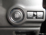 ボタン1つでエンジンを始動【キーレスプッシュスタート】!イモビライザーも標準装備です。運転席よりスライドドアの開閉可能!