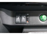 ◆◆両側電動スライドドア!!荷物で手が塞がる時など簡単にドアの開閉が出来ます!何より力いらずで開閉OK!女性やお年寄りにも優しい♪電動機能はOFFにもできますから元気なお子様の駆け出しも安心!