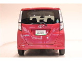 ■ハイマウントストップランプ採用で、後続車に対して自車の存在をアピールしてくれます!