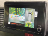 【パノラミックビューモニター】専用のカメラにより、上から見下ろしたような視点で360度クルマの周囲を確認することができます☆死角部分も確認しやすく、狭い場所での切り返しや駐車もスムーズに行えます。