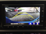 【バックカメラ】運転が苦手な方も車庫入れラクラクです!ギアをリバースに入れれば自動的に切り換わりますので、面倒な操作は不要です♪狭い駐車場もお車を傷つけず安心ですね!
