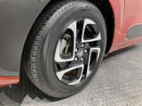 『トヨタ純正アルミホイール装着車になります!』スタイリッシュでとてもかっこいいですね♪