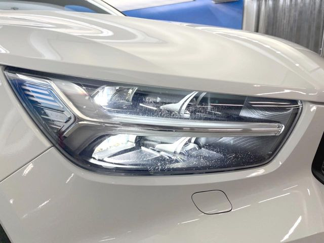 ボルボ XC40 T4 AWD モメンタム 4WD の中古車詳細 (73,420km, ホワイト