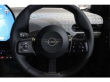 お車や各種ファイナンスプログラム、保証プログラム、お客様お一人お一人に最適なご案内をさせて頂けるよう準備してスタッフ一同お待ち申し上げております。