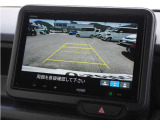 【バックカメラ】駐車が苦手な方でも安心してお乗りいただけます。リバース連動で画面が切り替わるのでとっても便利です。