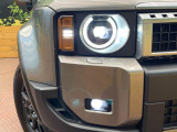 【LEDヘッドライト】悪天候や夜間走行時も良好な視界を確保し安心して運転できる高輝度LEDヘッドライトを装備!点灯速度が早く、消費電力も抑えられています。
