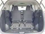 後席を格納すると、これだけの広さが!シーンに合わせたシートアレンジで、大きな荷物も積むことが出来ます♪