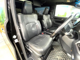 運転席シート廻りは使用感も少なく、良好な状態となっています。丁寧に使われていたことがよくわかりますね。