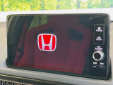 【メーカー純正9型ナビ】インテリアに溶け込むスタイリッシュな「専用設計」メーカーナビを装備♪視認性や操作性など基本性能にも優れ、より上質なカーライフをお楽しみいただけます。