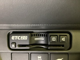 ハンドルの右側にETC2.0がついています。高速道路の料金所の通過も楽々です。カードの取り出しもしやすい場所についています。