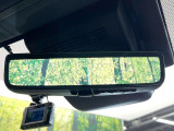 【デジタルインナーミラー】後席の大きな荷物や同乗者で後方が確認しづらい時でも安心!カメラが撮影した車両後方の映像をルームミラー内に表示。クリアな視界で状況の確認が可能です!