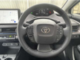 ステアリングスイッチ搭載!手を離さずに手元のスイッチで操作が可能。運転中、視線をそらさなくても操作ができて安全です!
