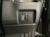 【電動スライドドア】隣の車との距離が近い駐車場でも、ぶつける心配をせずスムーズに開閉。限られたスペースを賢く使う、暮らしに寄り添った設計が魅力です。