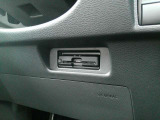 運転席から手の届く位置に ETC2.0付いております。高速道路の料金所もスムーズに通過できますよ♪