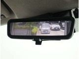 デジタルインナーミラー装備!車両後方のカメラの映像をデジタル補正で視認性を向上させてインナーミラー内に表示します♪視界を遮るものがなく、後席に同乗者がいても後方を確認しやすく安心です♪