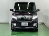 LEDヘッドライトを装備しています。LEDヘッドライトはとても明るく、雨の日や夜間走行も安全・安心です。オートライトコントロール付きで周囲の明るさに応じて自動で点灯・消灯します