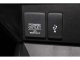 シガーソケットが付いているので、車から電源を取ることが出来ます!