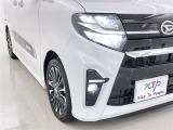 フォグランプ装着車です。暗い夜道の車両前方を明るく照らします