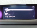 【マツダコネクト】ラジオ・テレビ/Bluetoothオーディオ、その他アプリケーションなどの機能で楽しむことができます。