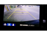 バックカメラの画像です。ガイドラインがスムースな車庫入れをサポートいたします。車庫入れの安心感がアップしますね。