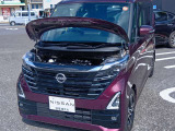 ◎ご購入いただきましたお車は弊社整備工場にて納車前点検整備として法定12ヶ月点検(車検整備付き販売車は車検整備)を実施。エンジンオイル・エレメント交換を行い※、ご納車いたします(※除く電気自動車)。