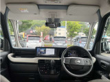 視界広々で運転しやすいインパネ