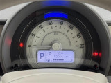 【メーターまわり】ドライバーから見やすい位置にあって安全運転に寄与します。マルチインフォメーションディスプレイでは、クルマに関するたくさんの情報を確認可能。