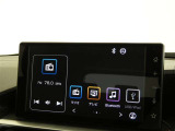 9インチのディスプレイオーディオ装着です。スマホとの通信で様々なサービスが楽しめます。TV視聴にも対応しています。