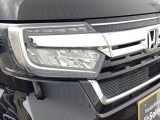 明るくて長寿命のLEDヘッドライト採用