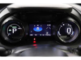 マルチインフォメーションディスプレイ付きのメーターです!エコ運転へ導く多彩な情報を表示してくれます。