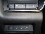 【2Wayドライビングポジションメモリー機能】お二人のシートパターンを記憶することができますので、運転時はボタン一つでシート調節できますね。