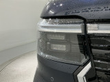 LEDヘッドライトは、点灯の瞬間から最大光量を発揮し、突然暗くなるトンネルなどでの安定感を高めます。
