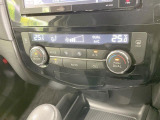 【左右独立型フルオートエアコン】運転席と助手席でそれぞれお好みの温度に設定可能。同乗者にも配慮した、快適な空調をお届け致します。