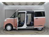 両側スライドドアなので荷物で手がいっぱいの時でも開閉ラクラク。勢い良くドアを開けて隣の車にうっかり・・・なんて心配もなくなりますね♪